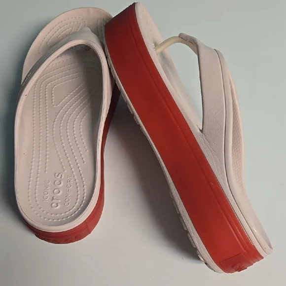 Crocs White and Red Platform Flip Flops - Picture 3 of 4